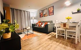 2Br City Centre Skyline Apt - Free Secure Parking